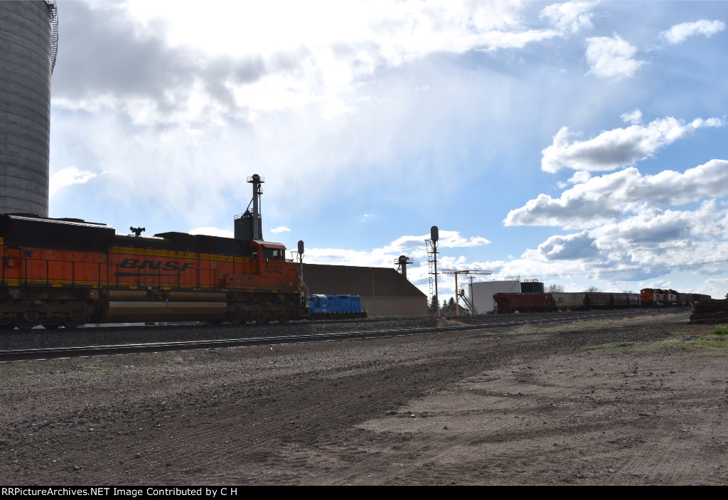 BNSF 8592/9150/FARX 3854